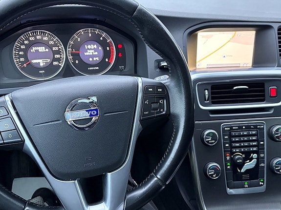 Volvo V60 17 of 19