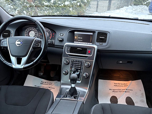 Volvo V60 11 of 19