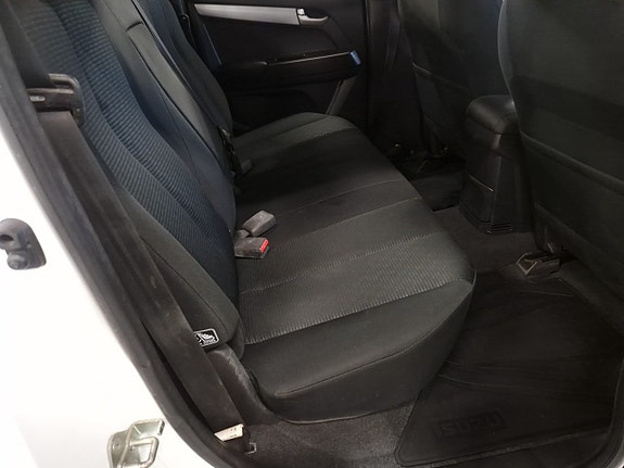 Isuzu D-max 9 of 26