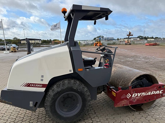 Dynapac CA1300D Jordpackningsvält 5ton 3 of 7