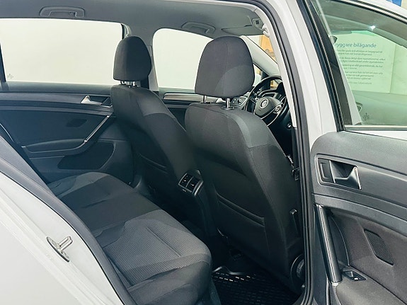 Volkswagen Golf VII 14 of 21