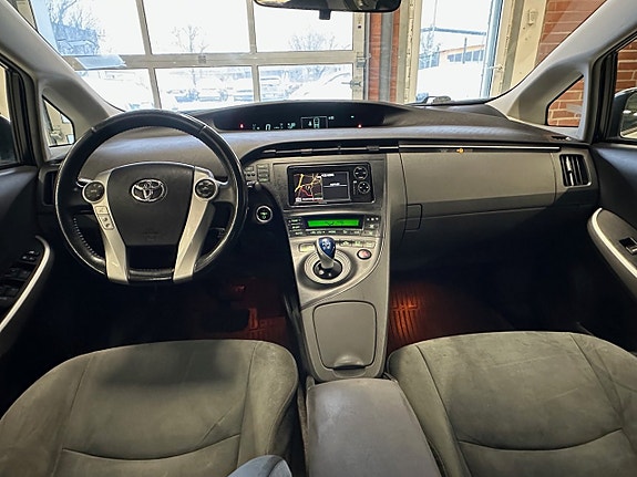 Toyota Prius 18 of 18