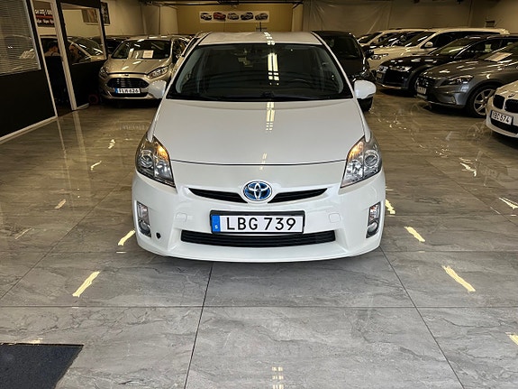 Toyota Prius 10 of 18