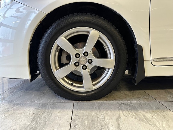 Toyota Prius 6 of 18