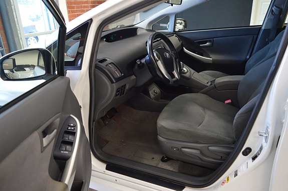 Toyota Prius 14 of 18