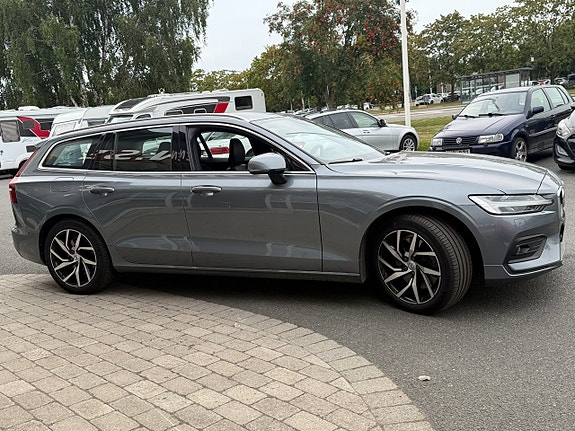 Volvo V60 3 of 17