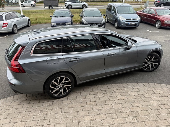 Volvo V60 4 of 17