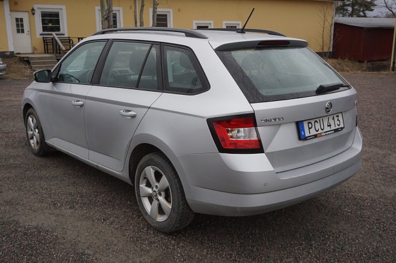 Skoda Fabia 2 of 5