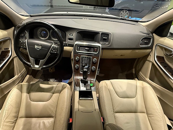 Volvo V60 14 of 15