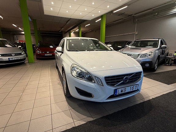 Volvo V60 4 of 15