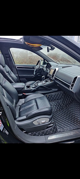 Porsche Cayenne S 2 of 12