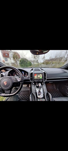 Porsche Cayenne S 6 of 12