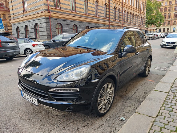Porsche Cayenne S 8 of 12