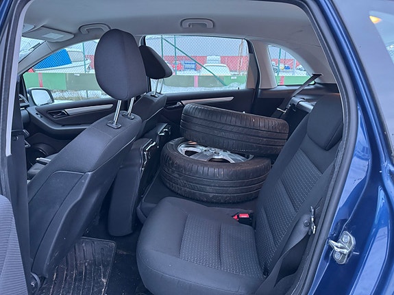 Mercedes-Benz B200 13 of 14