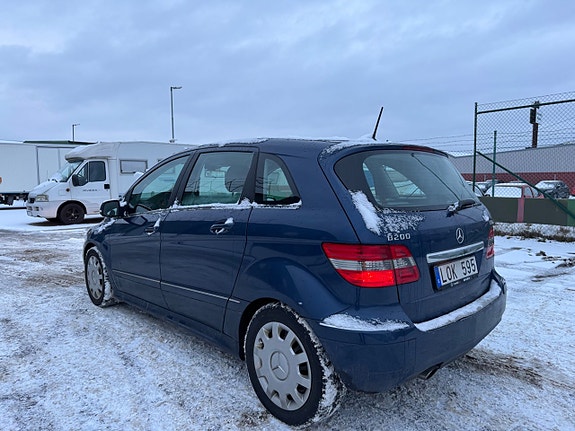 Mercedes-Benz B200 7 of 14