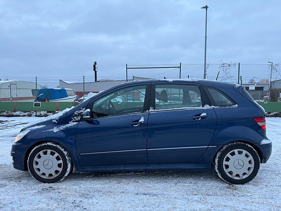Mercedes-Benz B200 8 of 14