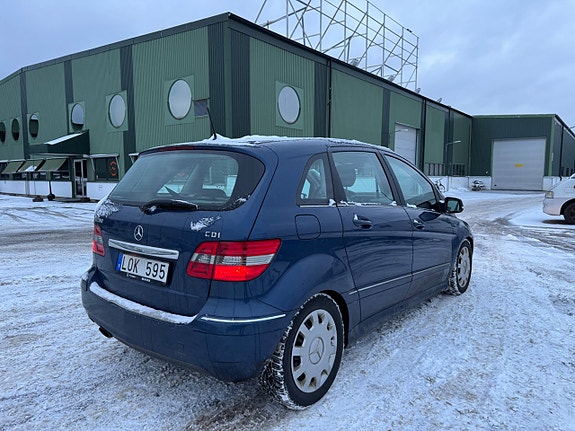 Mercedes-Benz B200 5 of 5