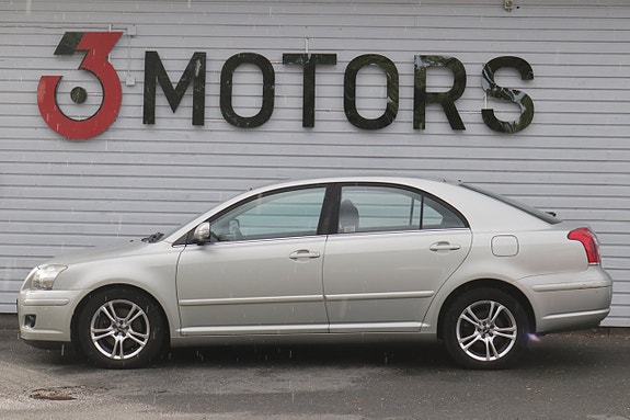Toyota Avensis 3 of 19