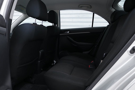 Toyota Avensis 17 of 19