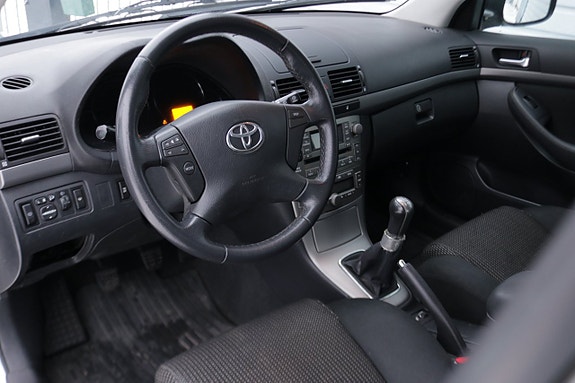 Toyota Avensis 7 of 19