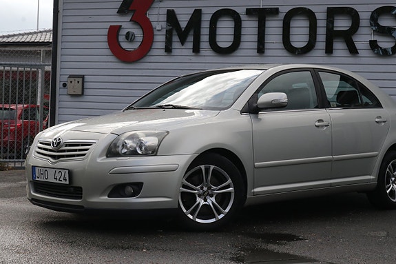 Toyota Avensis 2 of 19