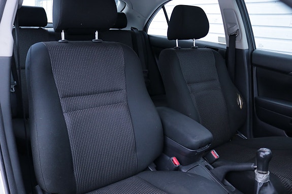 Toyota Avensis 15 of 19