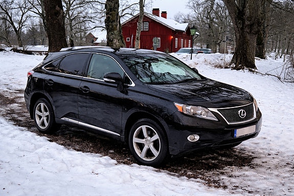 Lexus RX450h 2 of 5