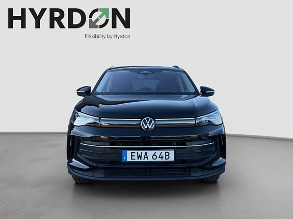 Volkswagen Tiguan 2 of 5