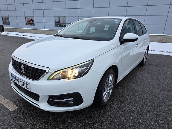 Peugeot 308 SW 11 of 14