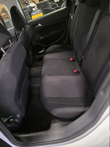 Peugeot 308 SW 6 of 14