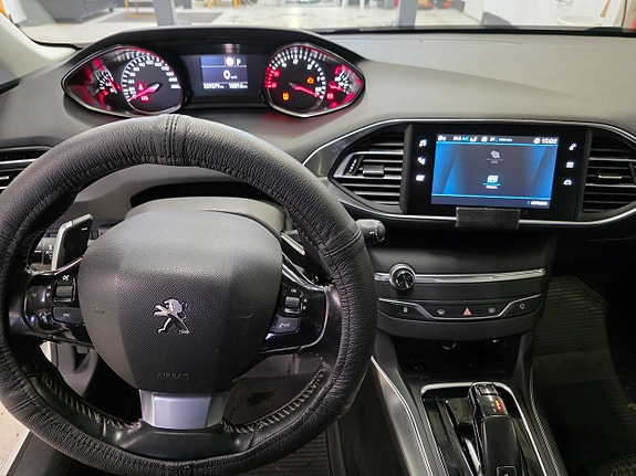 Peugeot 308 SW 5 of 5