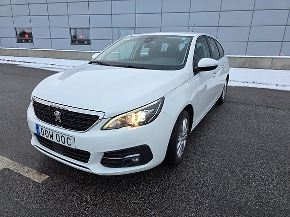 Peugeot 308 SW 10 of 14