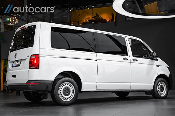 Volkswagen Caravelle 3 of 5
