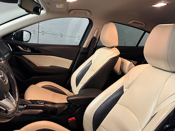 Mazda 3 9 of 17
