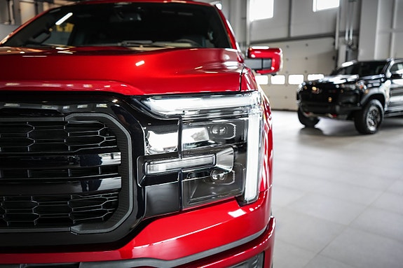 Ford F-150 4 of 5
