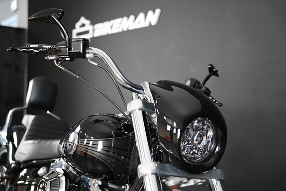 Harley-Davidson FXSB Breakout Stage 4 Vance & Hines 8 of 12