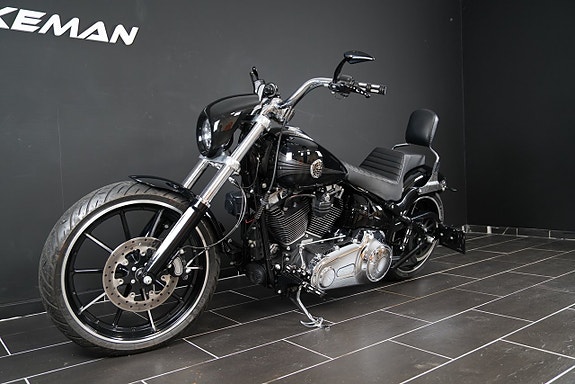 Harley-Davidson FXSB Breakout Stage 4 Vance & Hines 11 of 12
