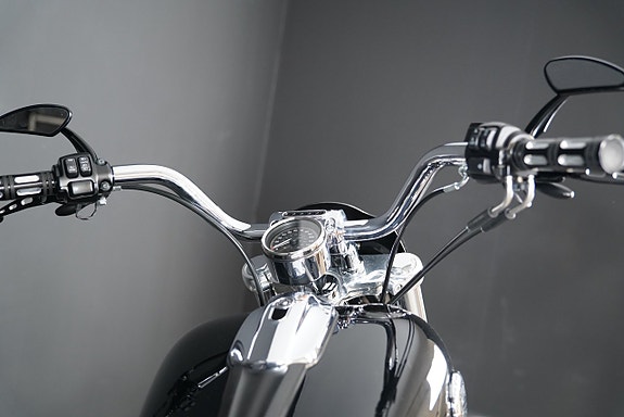 Harley-Davidson FXSB Breakout Stage 4 Vance & Hines 9 of 12