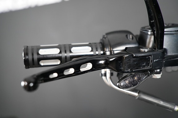 Harley-Davidson FXSB Breakout Stage 4 Vance & Hines 10 of 12