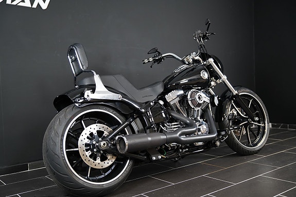 Harley-Davidson FXSB Breakout Stage 4 Vance & Hines 4 of 12