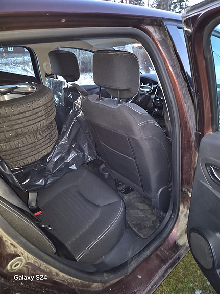Renault Clio 3 of 8