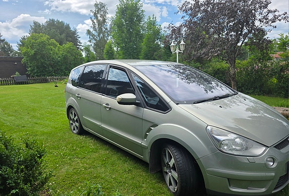 Ford S-MAX 2 of 5