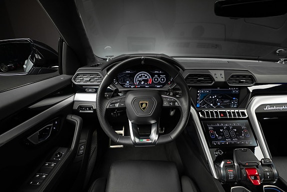 Lamborghini Urus 21 of 21