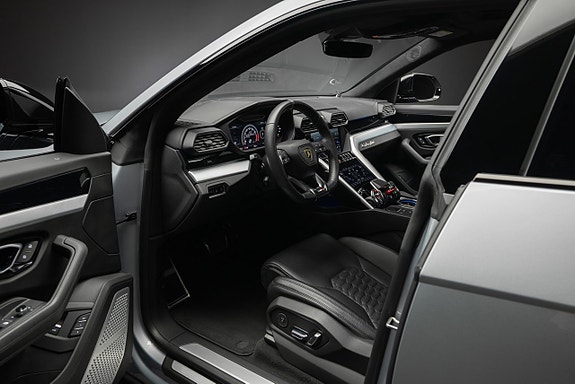 Lamborghini Urus 9 of 21