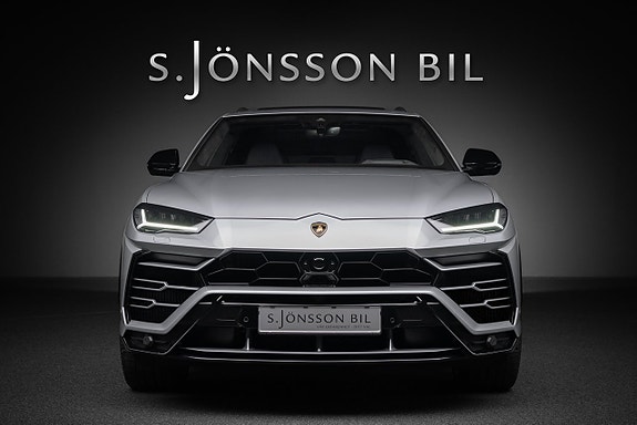 Lamborghini Urus 6 of 21