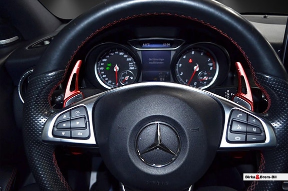 Mercedes-Benz CLA200 13 of 16