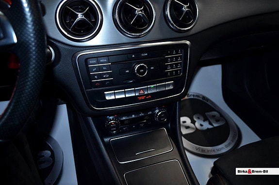 Mercedes-Benz CLA200 15 of 16