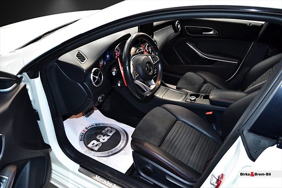 Mercedes-Benz CLA200 6 of 16
