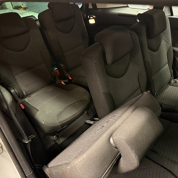 Peugeot 308 SW 10 of 16