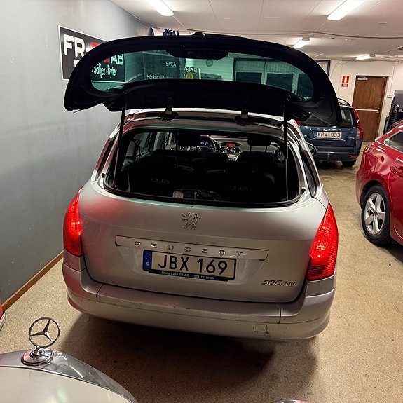 Peugeot 308 SW 6 of 16